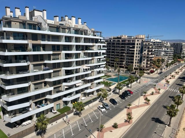 Foto cbf6584e-d331-4605-9602-3446cd9bf6a4. Pis amb aparcament piscina a Playa de San Juan Alicante