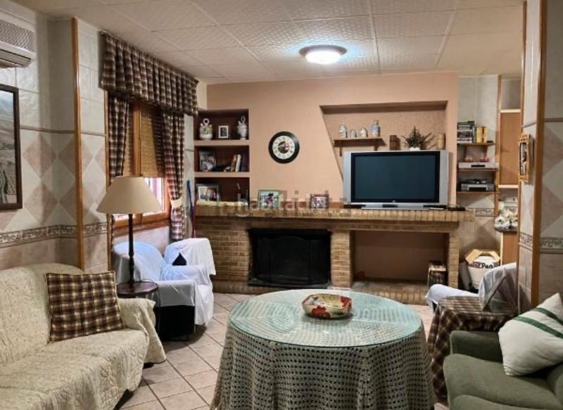 Foto 2e884804-16e9-40fb-867d-6d98d2a6d844. Maison jumelée avec parking dans Pinoso