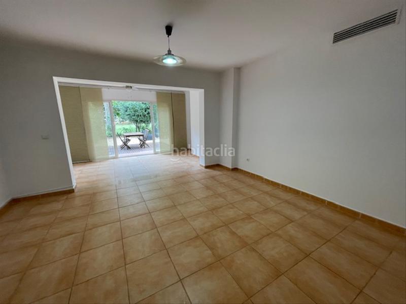 Foto 701684fd-754d-4e0c-9e82-dfd83dff3265. Rent ground floor with heating parking pool in Alicante golf Alicante