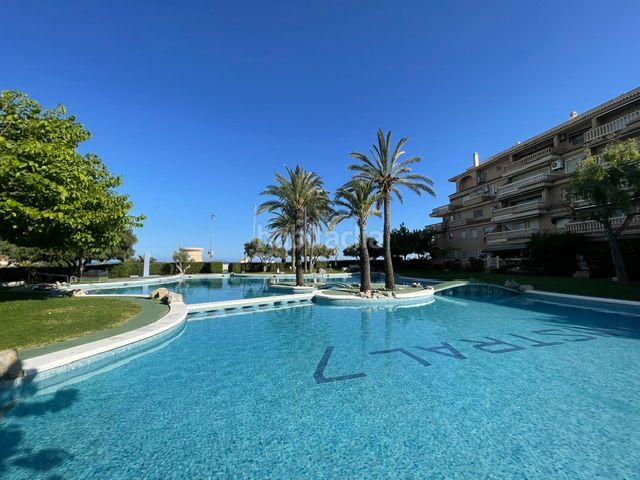 Foto 1a7a1328-6d82-46d3-b5a0-0c930aa72494. Pis amb aparcament piscina a Campello Playa Campello (el)