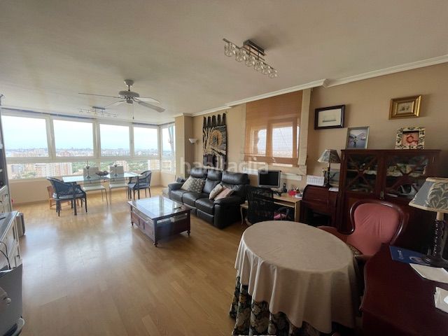 Foto cd263719-3a35-4b1c-a5a3-5a5bd72c5823. Pis amb aparcament piscina a Playa Muchavista Campello (el)