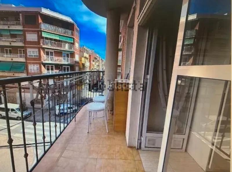 Foto cc8f1646-8904-4084-b8f6-14248cf76c4e. Piso en Mercado Alicante