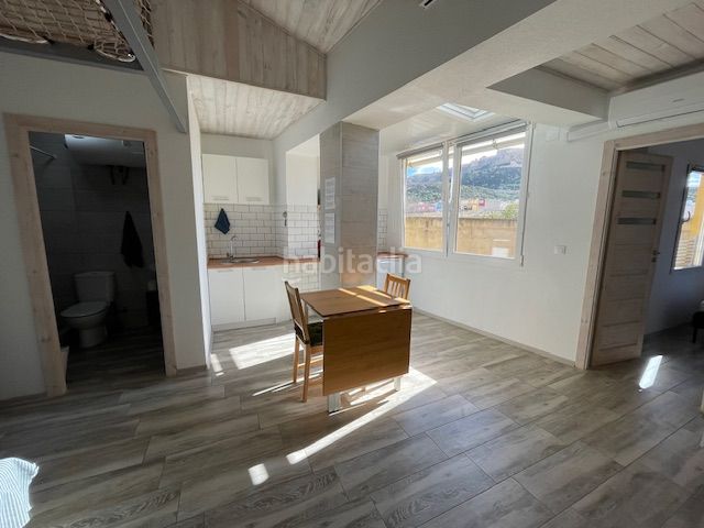 Foto d0a3d764-97a0-4b42-a712-52151d3f273c. Edificio en Carolinas Bajas Alicante