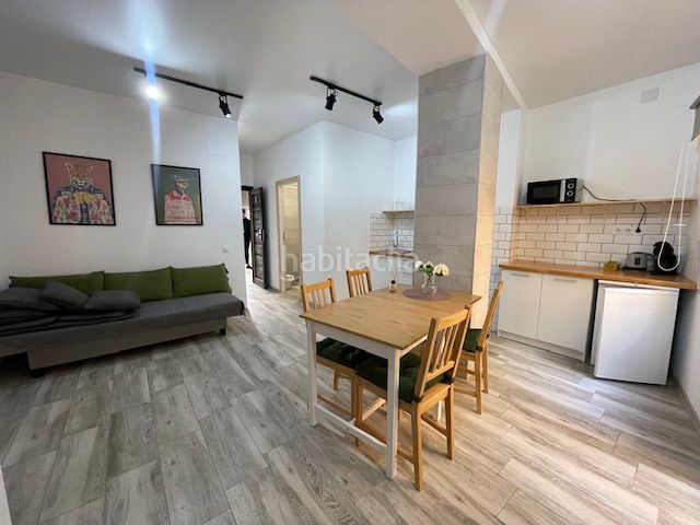 Foto f7b62d99-ce0a-4722-8e24-3cc8950c6aa3. Edificio en Carolinas Bajas Alicante