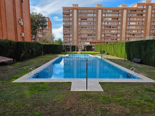 Foto a274eae3-1c2e-43b7-8231-32c4685b0ea0. Pis amb calefacció aparcament piscina a Palmeral Alicante