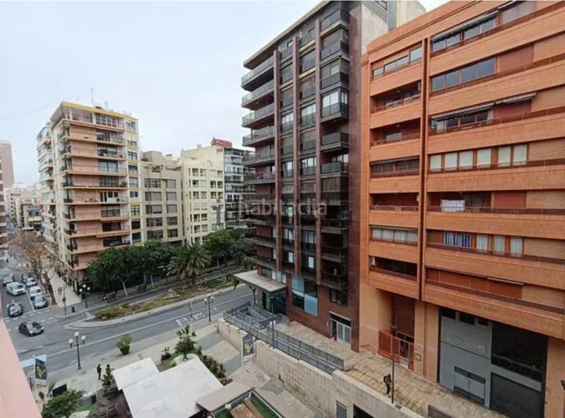 Foto bd307af7-cba1-4480-bdd4-ee80ee2aad51. Piso en Casco Antiguo - Sta. Cruz - Ayuntamiento Alicante