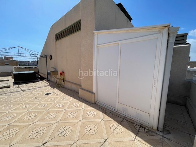 Foto dd6093dd-fa2a-4540-b619-deaa57173ee5. Àtic amb aparcament piscina a Playa de San Juan Alicante