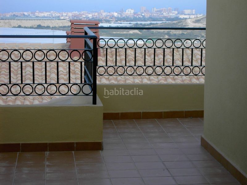 Foto a986cb0a-a4ea-44ff-adbb-fdbff3950eea. Casa adosada en Bonalba-Cotoveta Mutxamel