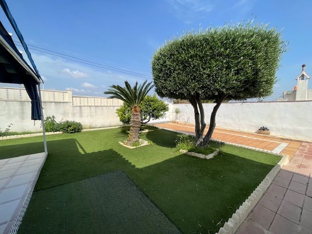Foto 9a495594-f3fa-4523-83bd-dd99209468b6. Xalet amb xemeneia calefacció aparcament piscina a Elche / Elx