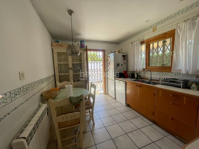 Foto 4f8a0327-5595-4326-a128-e3e225ef7567. Xalet amb xemeneia calefacció aparcament piscina a Campello (el)