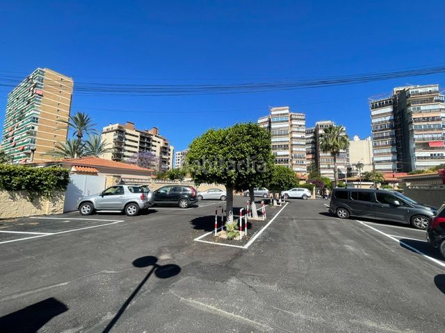 Foto 526583c9-68d1-4eaf-81ab-d1ab6e221d1a. Xalet amb xemeneia calefacció aparcament piscina a Campello (el)