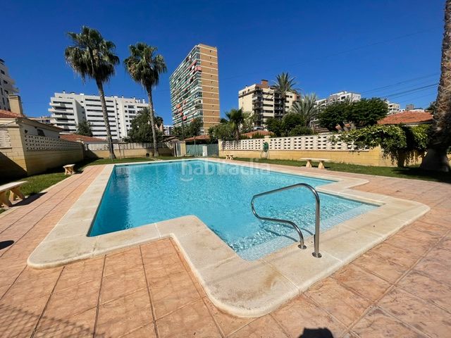 Foto 52f7acb0-a351-451c-9252-b4c6850ff3a7. Xalet amb xemeneia calefacció aparcament piscina a Campello (el)