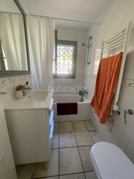 Foto c71e8d81-b90d-40d9-9728-1de3255b6d5b. Xalet amb xemeneia calefacció aparcament piscina a Campello (el)