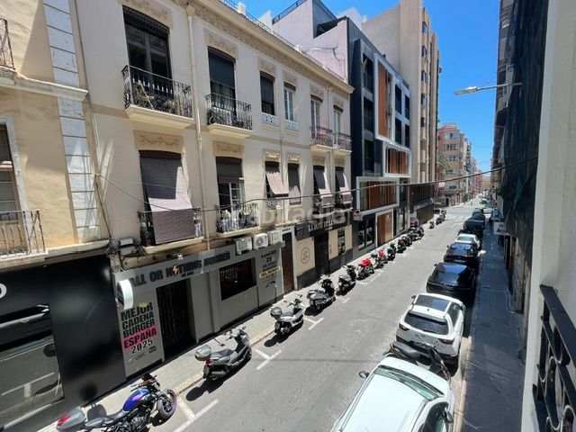 Foto 77e1b132-0d21-4659-8ef0-d068204e61bd. Pis a Mercado Alicante