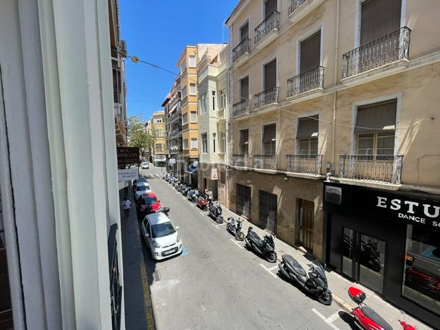 Foto f813109e-e71b-418f-89a3-899a939b7ba5. Pis a Mercado Alicante