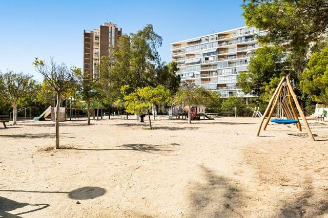 Foto f0b99149-8ef9-41ac-8ec6-e36aec895204. Pis amb aparcament piscina a Playa Muchavista Campello (el)