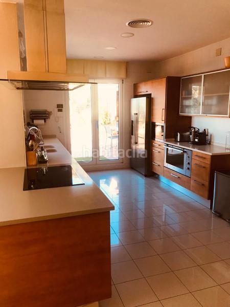 Foto 66c82217-8b6e-459b-8afc-4a1bc18a3046. Casa amb xemeneia calefacció aparcament piscina a Tiana