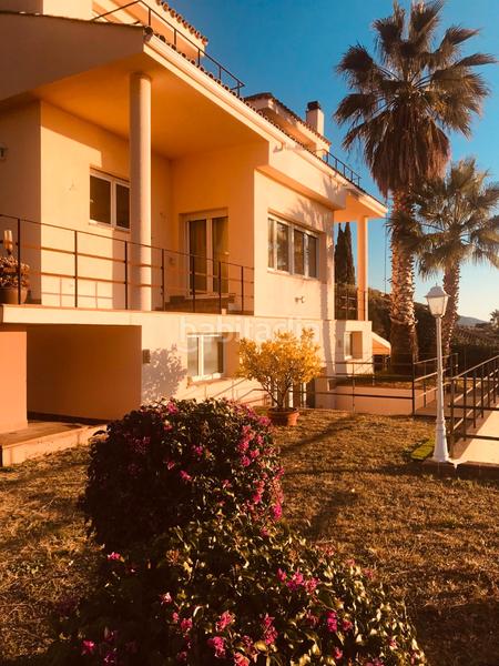 Foto 92c8fd5a-bf6f-45e5-a19f-49fd6cf46d52. Casa amb xemeneia calefacció aparcament piscina a Tiana