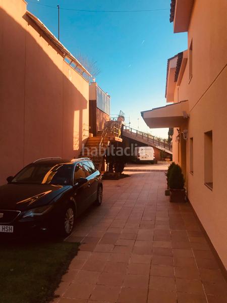 Foto e3609109-6552-43dd-b1e3-4c383488107d. Casa amb xemeneia calefacció aparcament piscina a Tiana