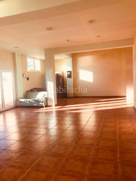 Foto f07e7a64-d91a-4d05-888f-39cc3d232cf5. Casa amb xemeneia calefacció aparcament piscina a Tiana