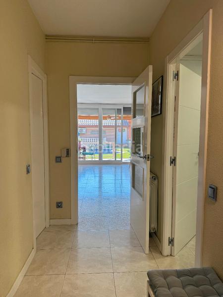 Foto f5b597a3-0271-4d8a-a91c-7ffa3c2ae0f6. Casa bifamiliare con camino riscaldamento parcheggio piscina in Sant Quirze del Vallès