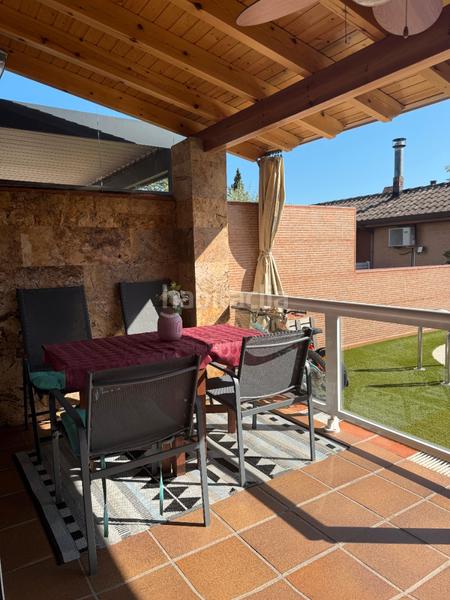 Foto f82dfbee-0976-432c-803a-f623b05bd495. Casa bifamiliare con camino riscaldamento parcheggio piscina in Sant Quirze del Vallès