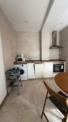 Casa aparellada a Carrer de sant lluís 42. Vivienda única de dos plantas en gràcia con gran espacio polival