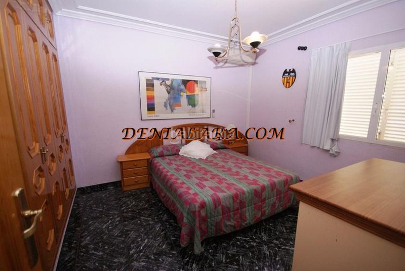 Foto 0ae56ac7-459a-4c20-ab4c-df562a8c69fa. Chalet  independiente con dos alturas, 1.200m² de parcela de los cuales 360 m² son construidos para la vivienda; con 3 habitaciones en Dénia