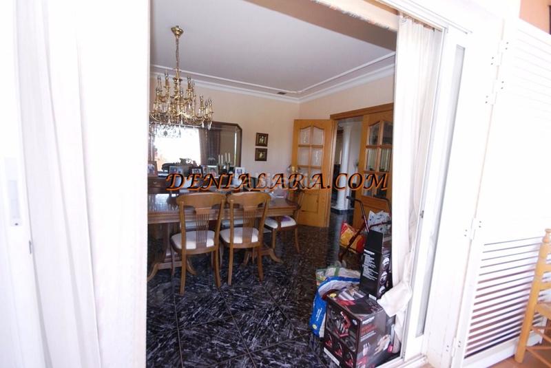 Foto 0b11ea7b-cd1d-433c-ad66-b20e713f7fbb. Chalet  independiente con dos alturas, 1.200m² de parcela de los cuales 360 m² son construidos para la vivienda; con 3 habitaciones en Dénia