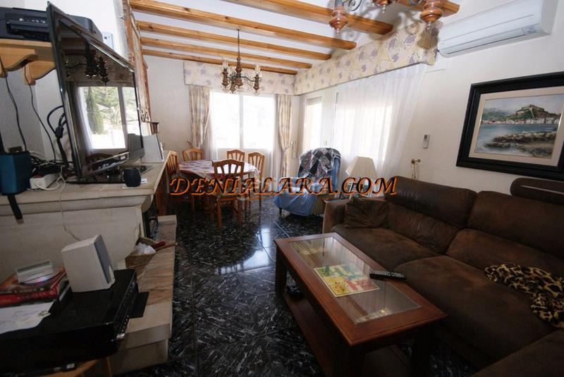 Foto 41ba4956-8d8d-4eee-8cc1-7cebc72110af. Chalet  independiente con dos alturas, 1.200m² de parcela de los cuales 360 m² son construidos para la vivienda; con 3 habitaciones en Dénia