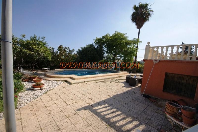 Foto 5fc26f2f-0c8b-4397-9e6c-c39e61c8bd27. Chalet  independiente con dos alturas, 1.200m² de parcela de los cuales 360 m² son construidos para la vivienda; con 3 habitaciones en Dénia