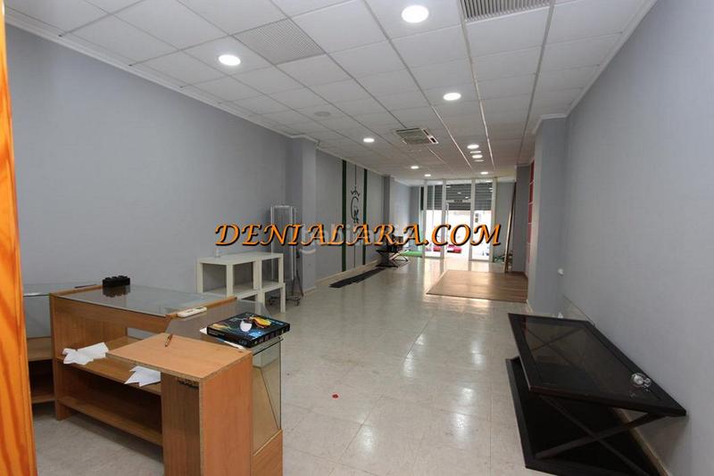 Foto 1de38a31-a857-4cb7-930a-ee447d109164. Local comercial céntrico local con 100m² en perfecto estado. dispone de 1 aseo, aire acondicionado frio-calor, el suelo es de gres y la puerta es en Dénia