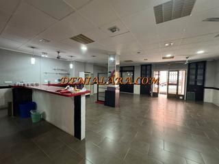Local Comercial a Saladar. Local de 130m² en venta en el casco urbano