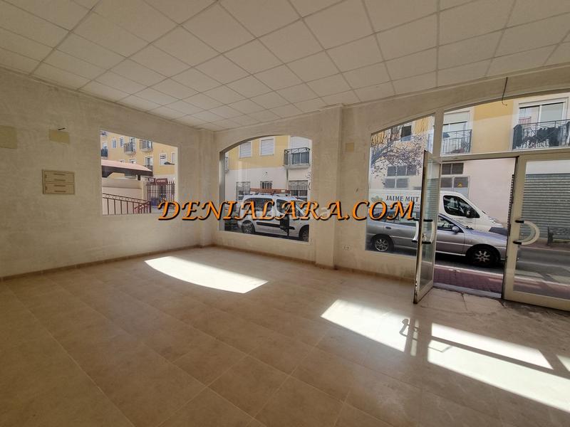 Foto a00b55a9-60ca-46e9-a1c8-65d3b1f49326. Location local commercial dans Verger (el)