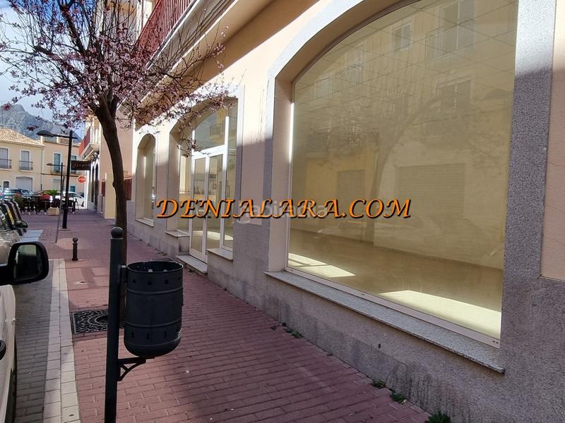 Foto a154ad1d-1bb8-4082-8948-e68e3cc10575. Location local commercial dans Verger (el)