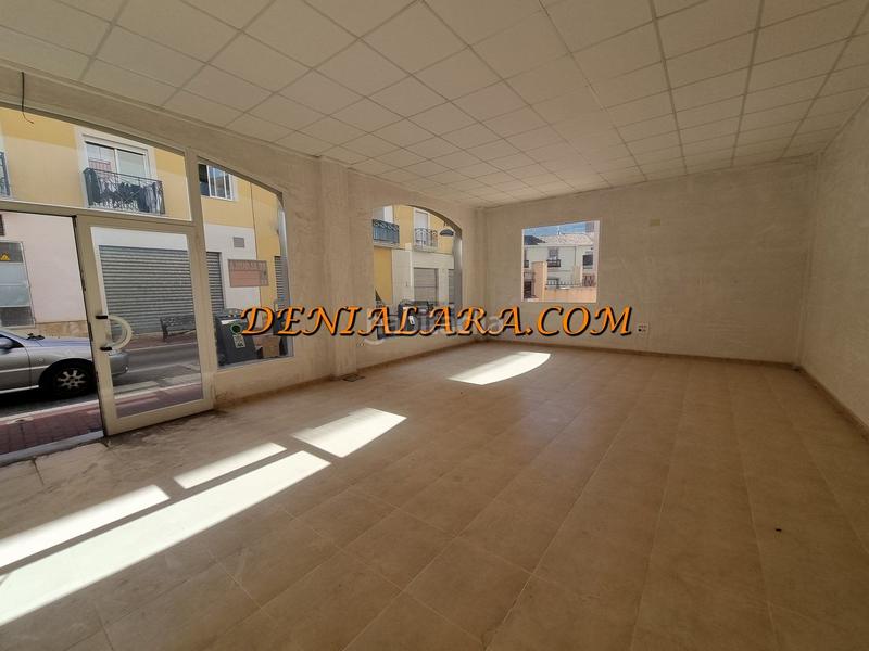 Foto bf5a6dde-674d-4996-bf78-8f94926a0bce. Location local commercial dans Verger (el)