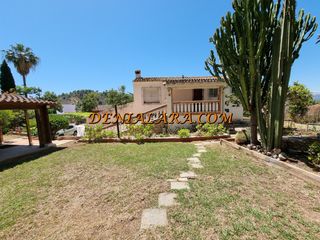Chalet en Pedreguer. Se vende chalet de 264metros en la sella