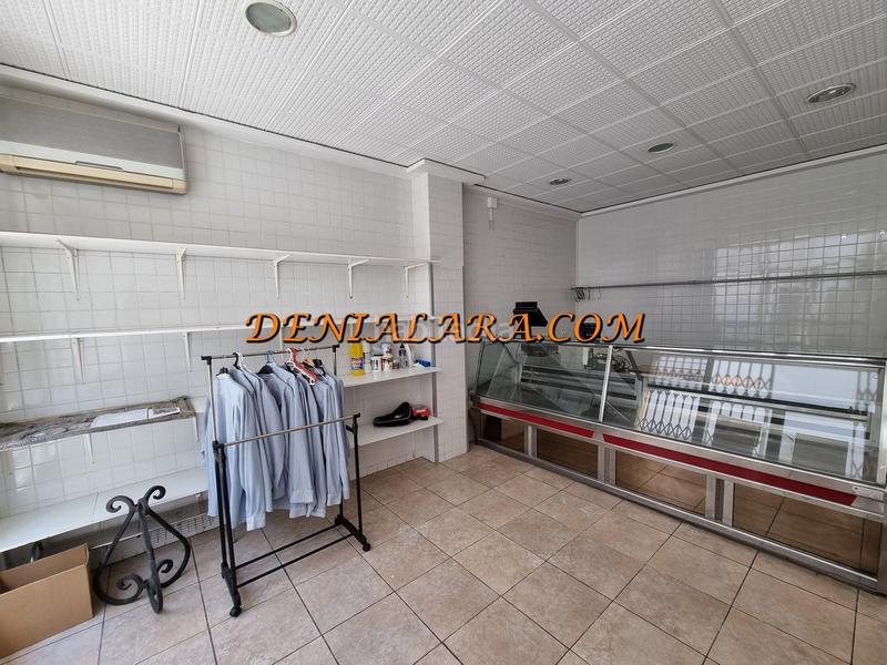 Foto 25ac3240-29fe-414e-9df8-3b880000efc7. Location local commercial dans Pego