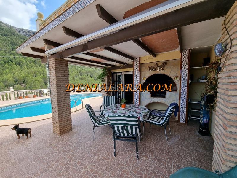 Foto 0216d336-709c-43c8-832f-6fedd00fe8e8. Chalet  con piscina y vistas panorámicas al mar y al montgó en Dénia