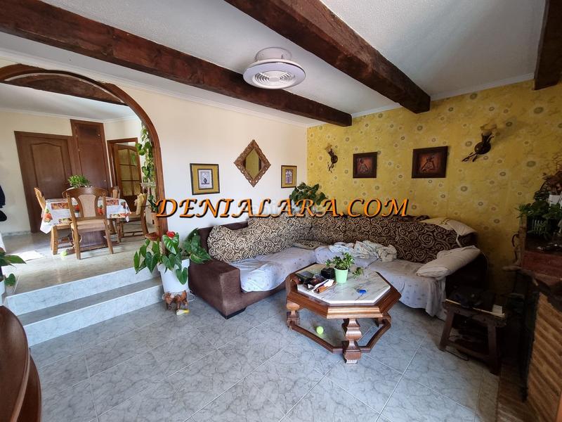 Foto cbaf7883-2fc1-4850-b1ba-e1ba56429b55. Chalet  con piscina y vistas panorámicas al mar y al montgó en Dénia