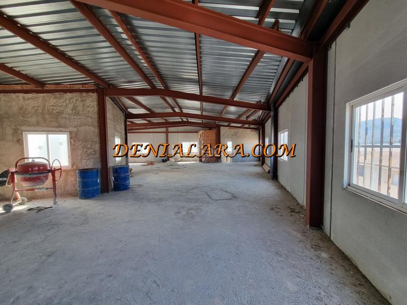 Foto c9305618-36ae-41dd-8425-2e32f2e2caaf. Locale commerciale in Ondara