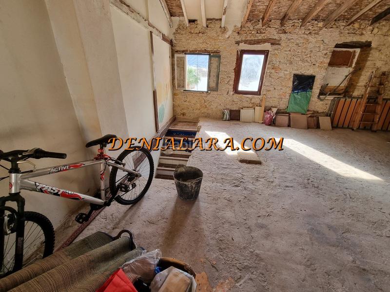 Foto 0d751bc4-b574-4f41-a0e7-9a21a5cecc7e. Casa  de 5 habitaciones en el centro de denia en Dénia