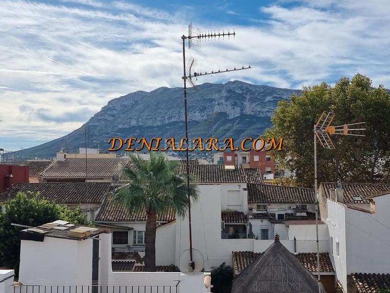 Foto 19f3c394-223b-46ae-8236-bc122ea009f4. Casa  de 5 habitaciones en el centro de denia en Dénia