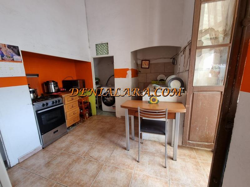 Foto 8835b21a-18a5-4d25-a744-a6284e18a0e8. Casa  de 5 habitaciones en el centro de denia en Dénia