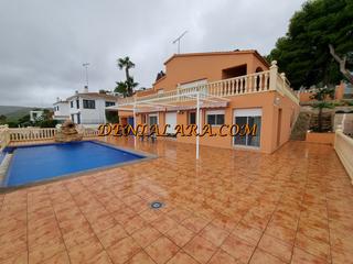 Xalet a El Montgó. ¡chalet de ensueño con vistas al mar y a la montaña!