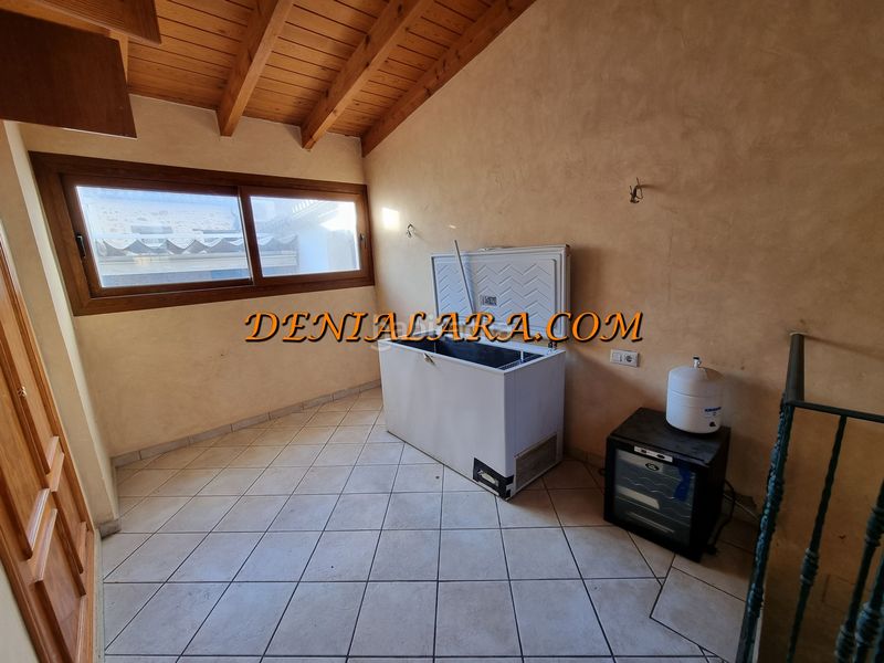 Foto 4886bfc3-3567-46d9-b9ea-a7ca2cf9334d. Lloguer local comercial a Centro Urbano Dénia