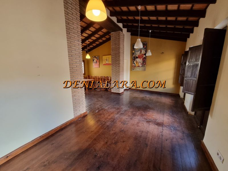 Foto d89506a1-c8e4-4cf4-bea9-dde039e4e244. Lloguer local comercial a Centro Urbano Dénia