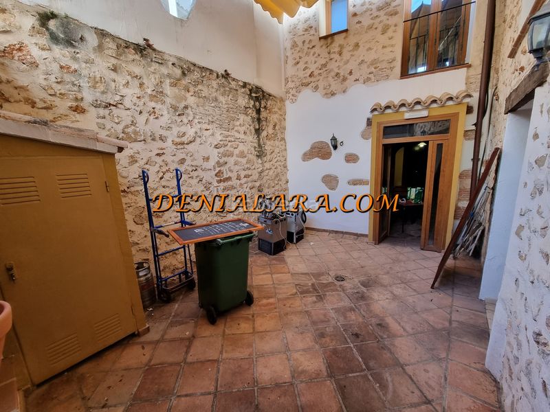 Foto e6f934fa-5946-40aa-b97d-d9a9ba781d29. Lloguer local comercial a Centro Urbano Dénia