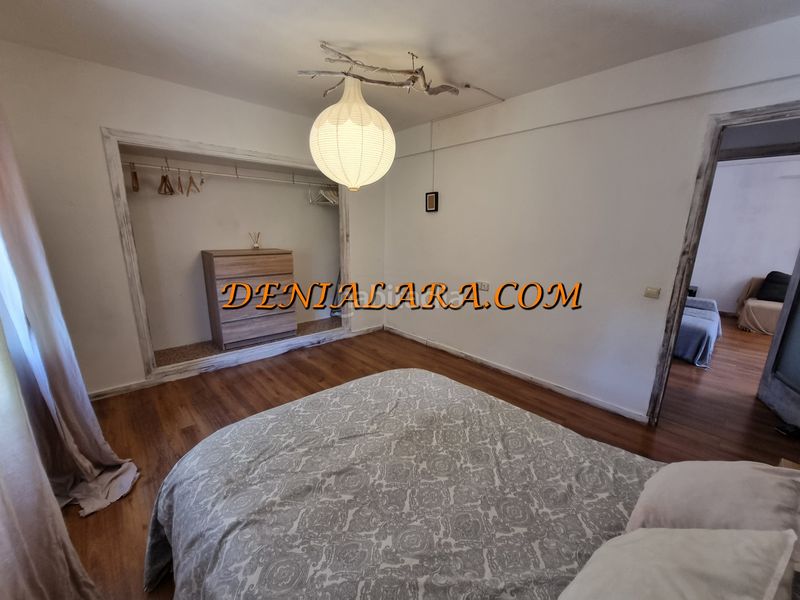 Foto 37d00b89-ed99-47ef-9506-7fd4b9e64f8e. Casa amb xemeneia aparcament a Las Rotas / Les Rotes Dénia