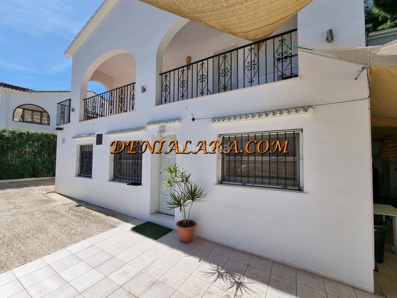 Foto 3a37e17e-79e3-44e8-a011-693b68da2aeb. Casa amb xemeneia aparcament a Las Rotas / Les Rotes Dénia